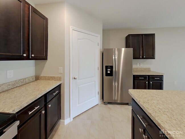 Building Photo - 5994 Churchill Square Way