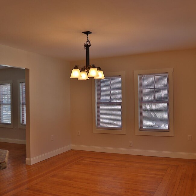 Building Photo - 192 Slater Ave