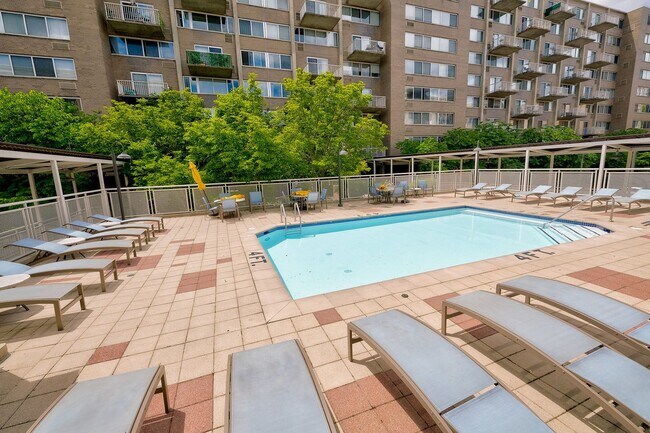Building Photo - Modern Comfort 2BD/1BTH  in Navy Yard & So...
