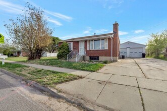 Building Photo - 2184 N 2000 W