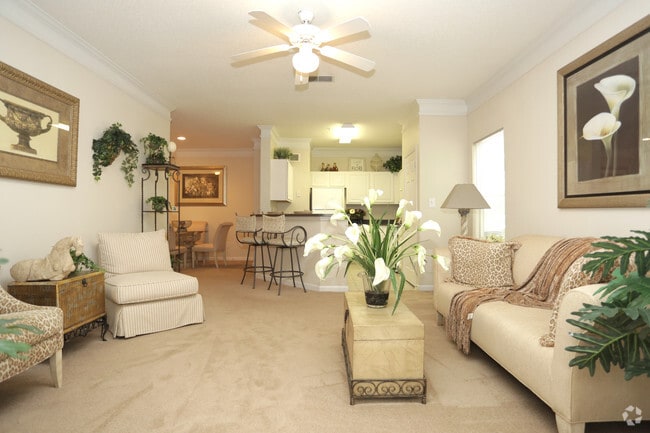 1BR, 1BA - 880 SF - Lakeside Villas