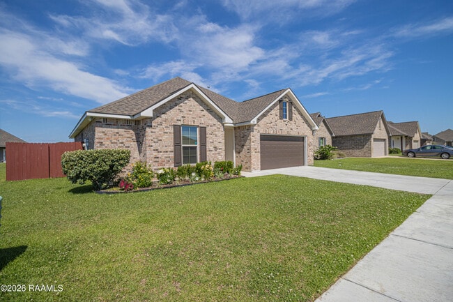 Building Photo - 303 Tall Meadows Ln