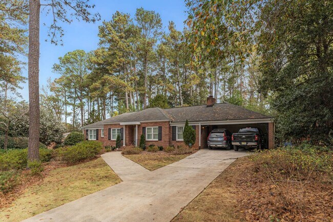 Building Photo - Spacious Briarcliff Woods home!!