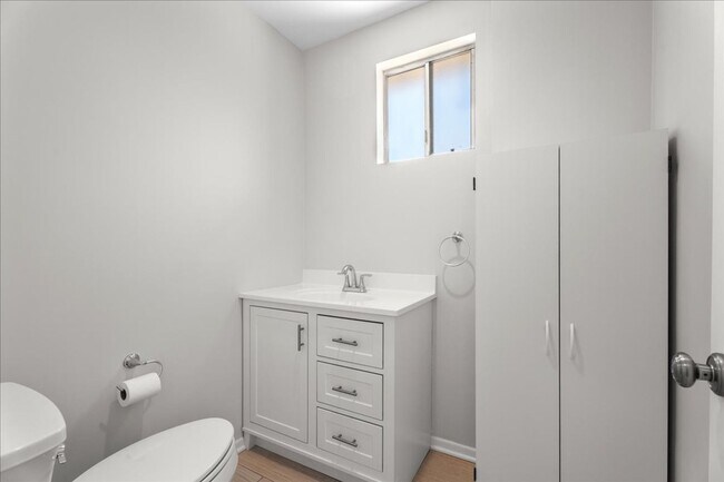 Building Photo - Charming Updated 2-Bedroom Van Nuys Home w...