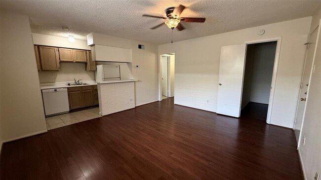 Building Photo - 1328 Bomar St