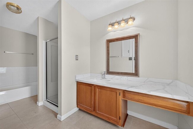 Building Photo - 9123 Belle Glen Dr