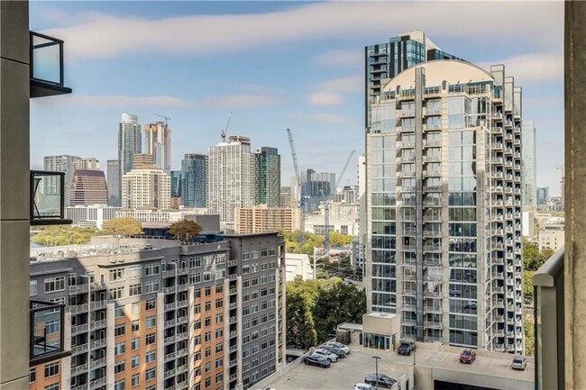 Building Photo - 44 East Ave