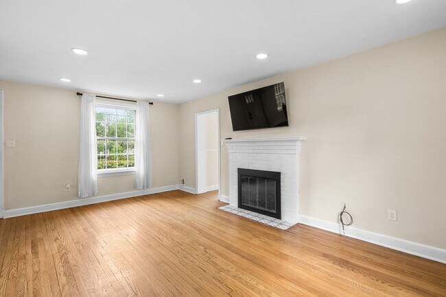 Building Photo - 2200 Windham Ln
