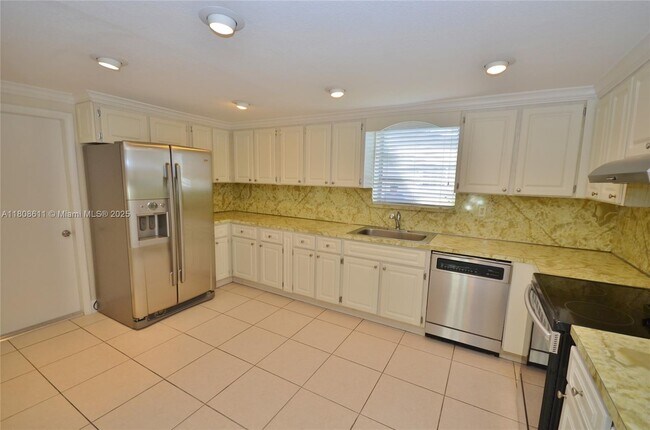 Building Photo - 481 W 55th Pl