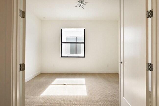 Building Photo - 8068 Laurel Falls Dr