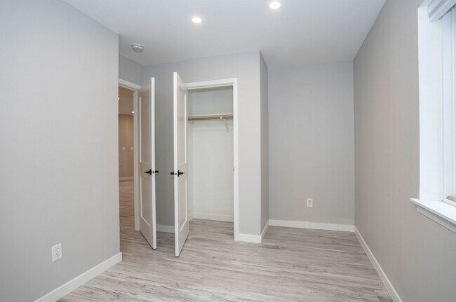 Building Photo - Spacious 3-Bedroom Home with Deck & Fenced Yard