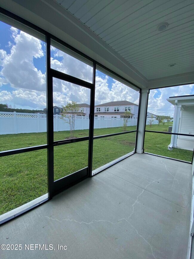 Building Photo - 214 Water Elm Walk