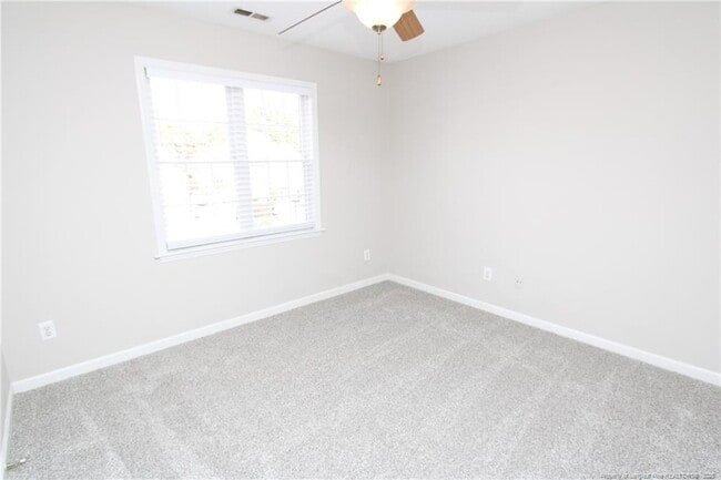 Building Photo - 101 Lake Meadow Dr