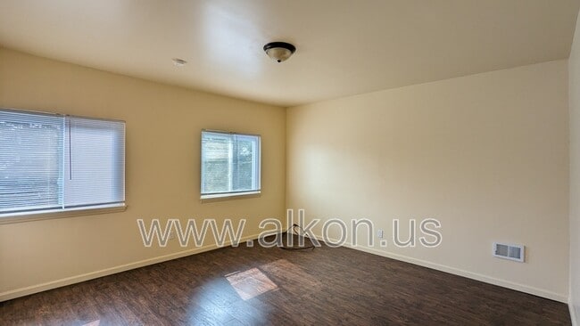 Building Photo - 4302 Stanley St