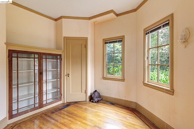 Building Photo - 1542 Hawthorne Terrace