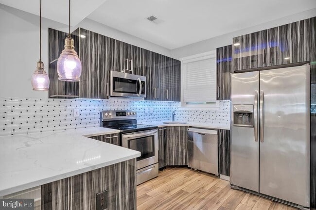 Building Photo - 2562 Frankford Ave