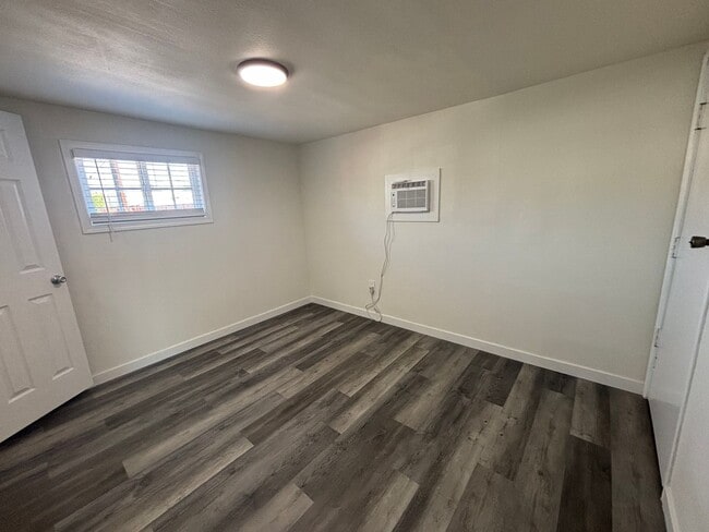 Building Photo - Completed remodeled stand alone 2 Bedroom ...