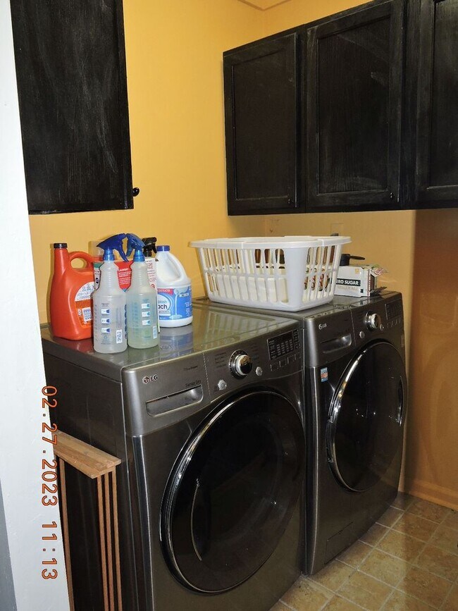 Building Photo - Great Southdowns Home on Parade Route