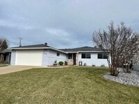 Building Photo - New exterior paint!  LVP flooring! Large y...