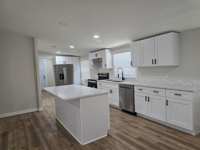 Building Photo - 1304 Eagles Way