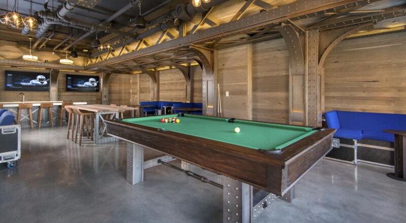 Building Photo - 1001 W Chicago Ave