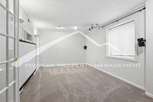 Building Photo - Charming home in Longmont