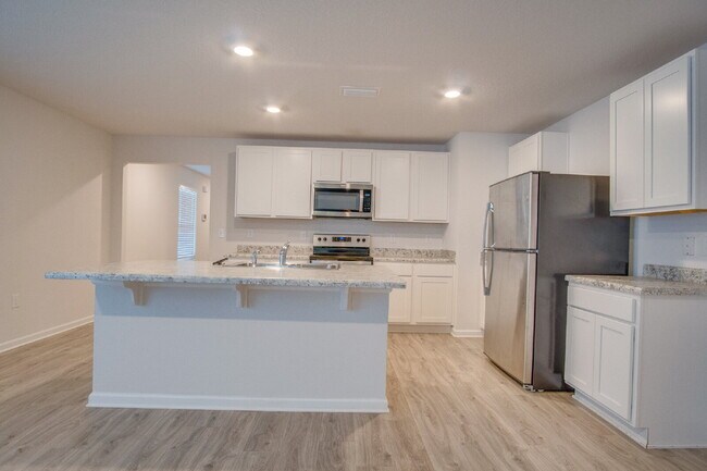 Building Photo - North Pensacola newer construction home– O...