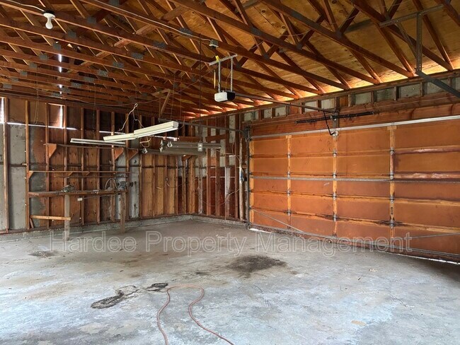Building Photo - 2106 N 33rd St