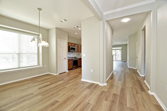Building Photo - 313 Essex Ln