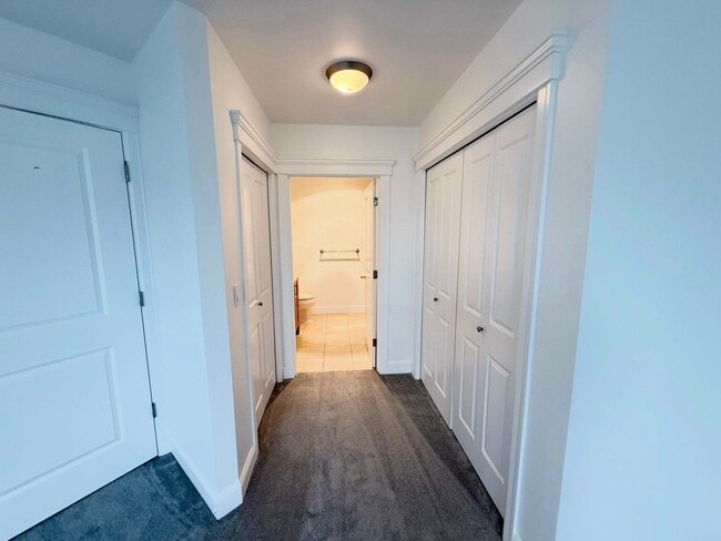 Building Photo - 2BR Condo with Private Patio Near Discovery Park – Blue Heron Community