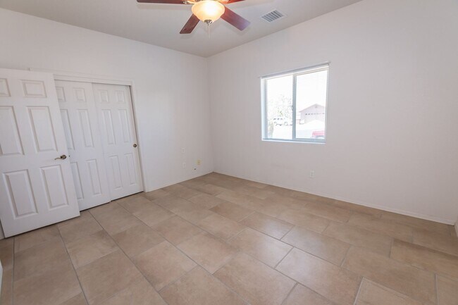 Building Photo - Large Corner Lot Home with 3 Bedrooms, 2 Baths, Central A/C, Washer & Dryer included!