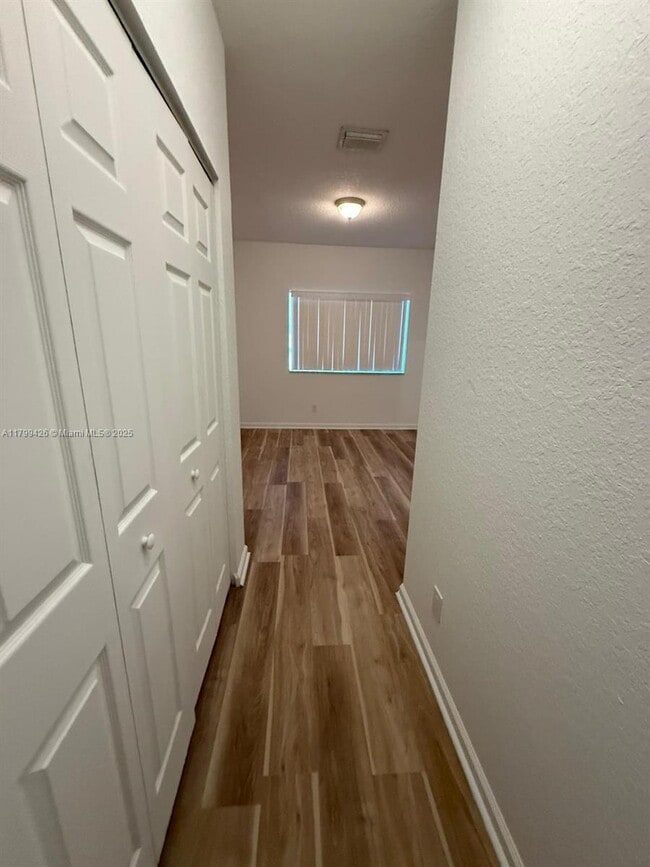 Building Photo - 1410 S Santa Catalina Cir