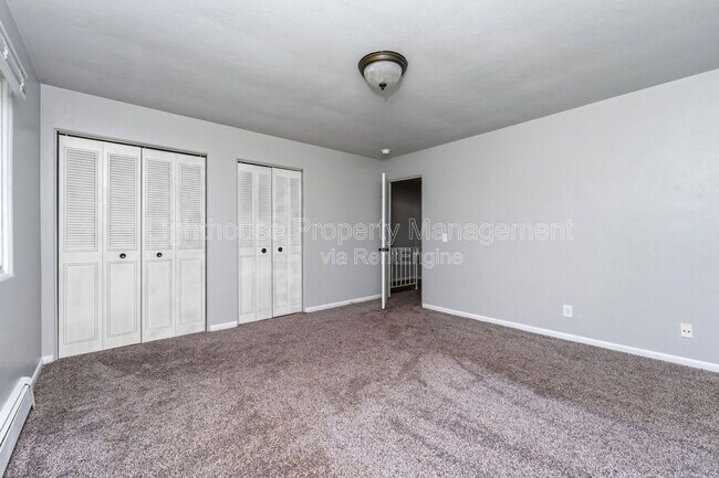 Building Photo - 1926 Sunnyside Dr