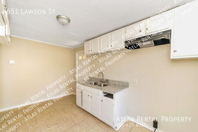 Building Photo - 551 Lawson St