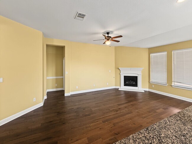 Building Photo - 815 Expedition Way