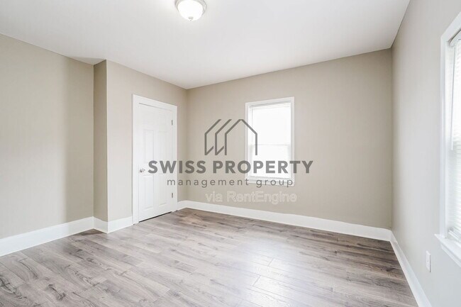 Building Photo - 761 Seymour Ave