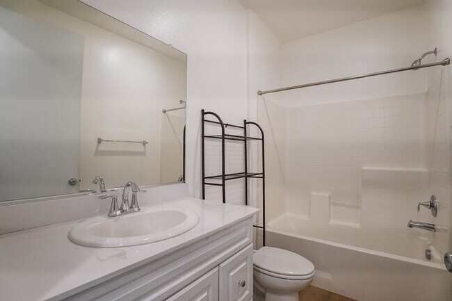 Building Photo - 7235 Cedar Rd