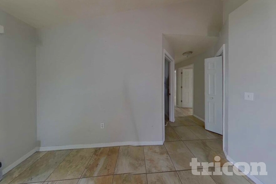 Building Photo - 400 Cocoa Ct