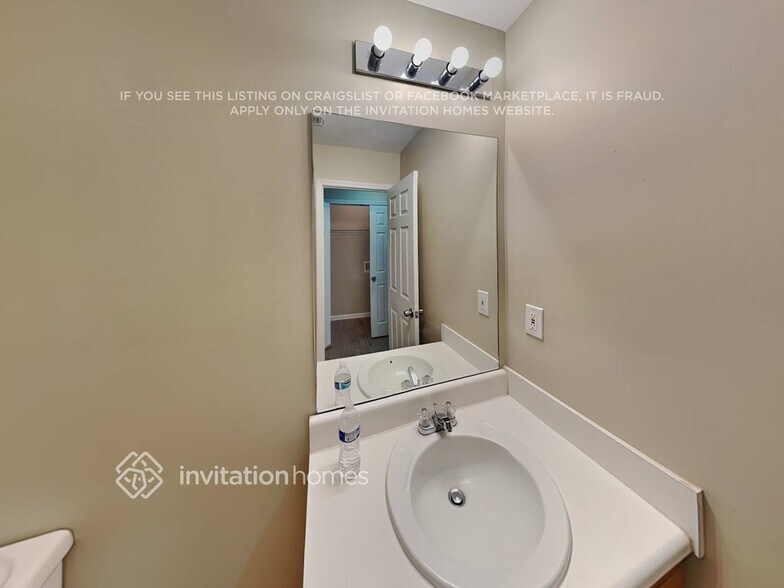 Building Photo - 4552 Beaverton Cir