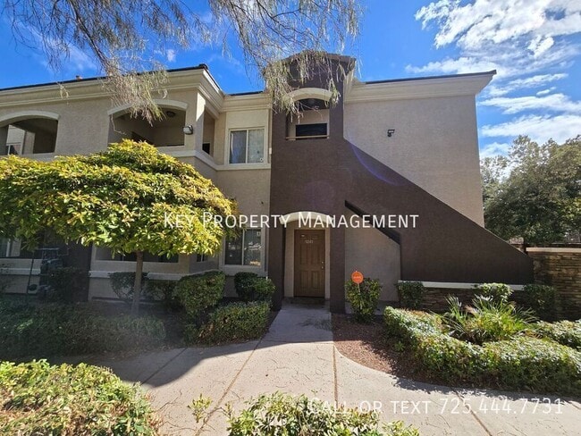 Primary Photo - 3 BEDROM TOWNHOME IN THE NORTHWEST WITH AT...