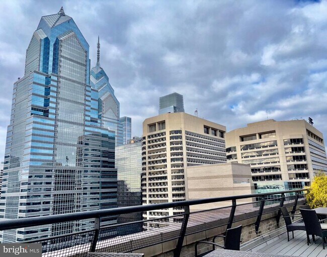 Building Photo - 111 S 15th St