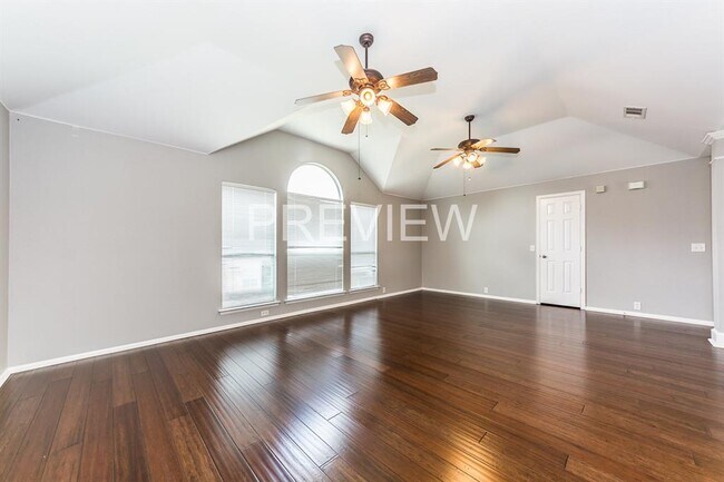 Building Photo - 2504 Prospect Hill Dr