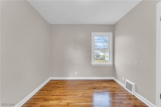 Building Photo - 14705 Krems Ave