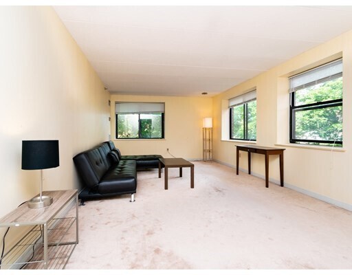 Building Photo - 1933 Commonwealth Ave