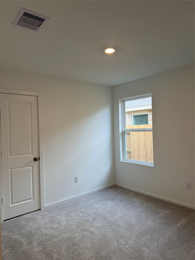 Building Photo - 6115 Sunburst Scarlet St