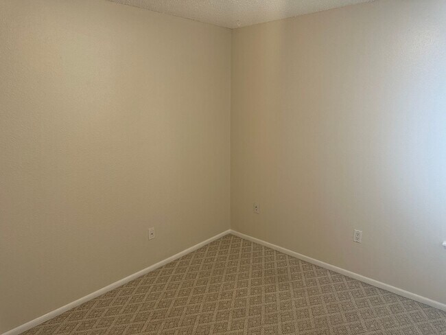 Building Photo - Clean 3 bedroom, 2 bathroom condo in Westminster!