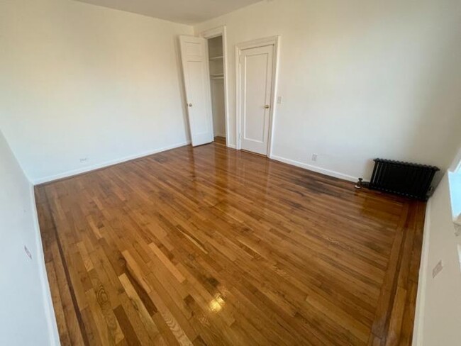 Building Photo - 1 bedroom in BRONX NY 10468