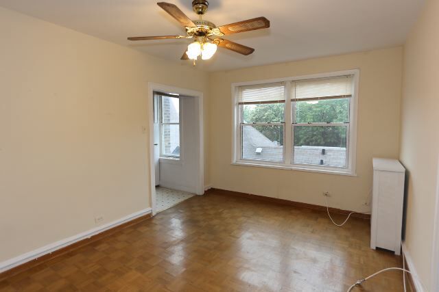 Building Photo - 714 W Belmont Ave