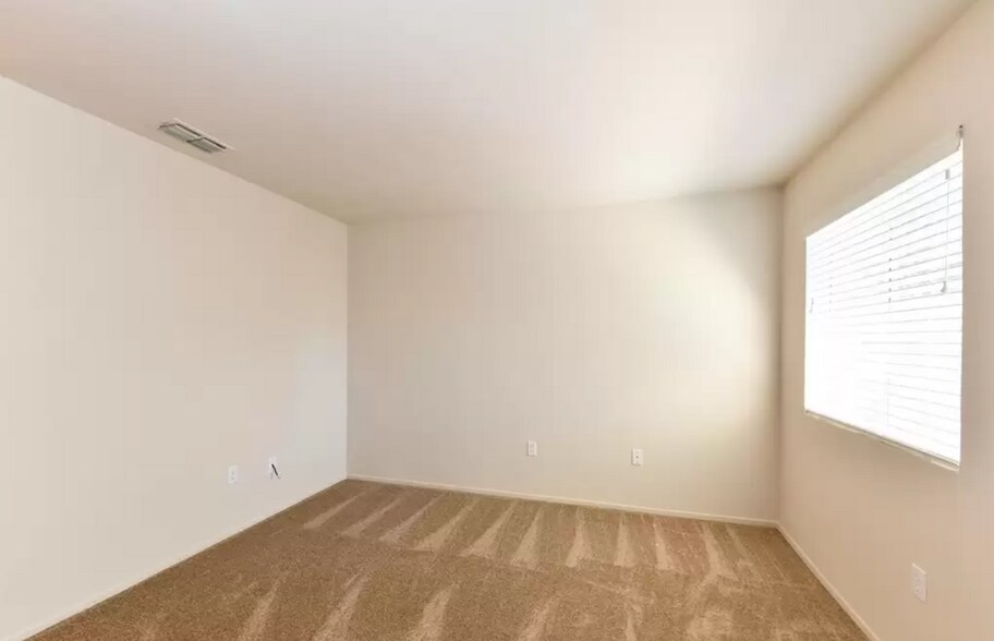 Building Photo - 2915 N Texas St
