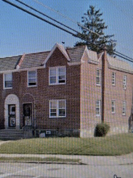 Building Photo - 1600 Murdoch Rd